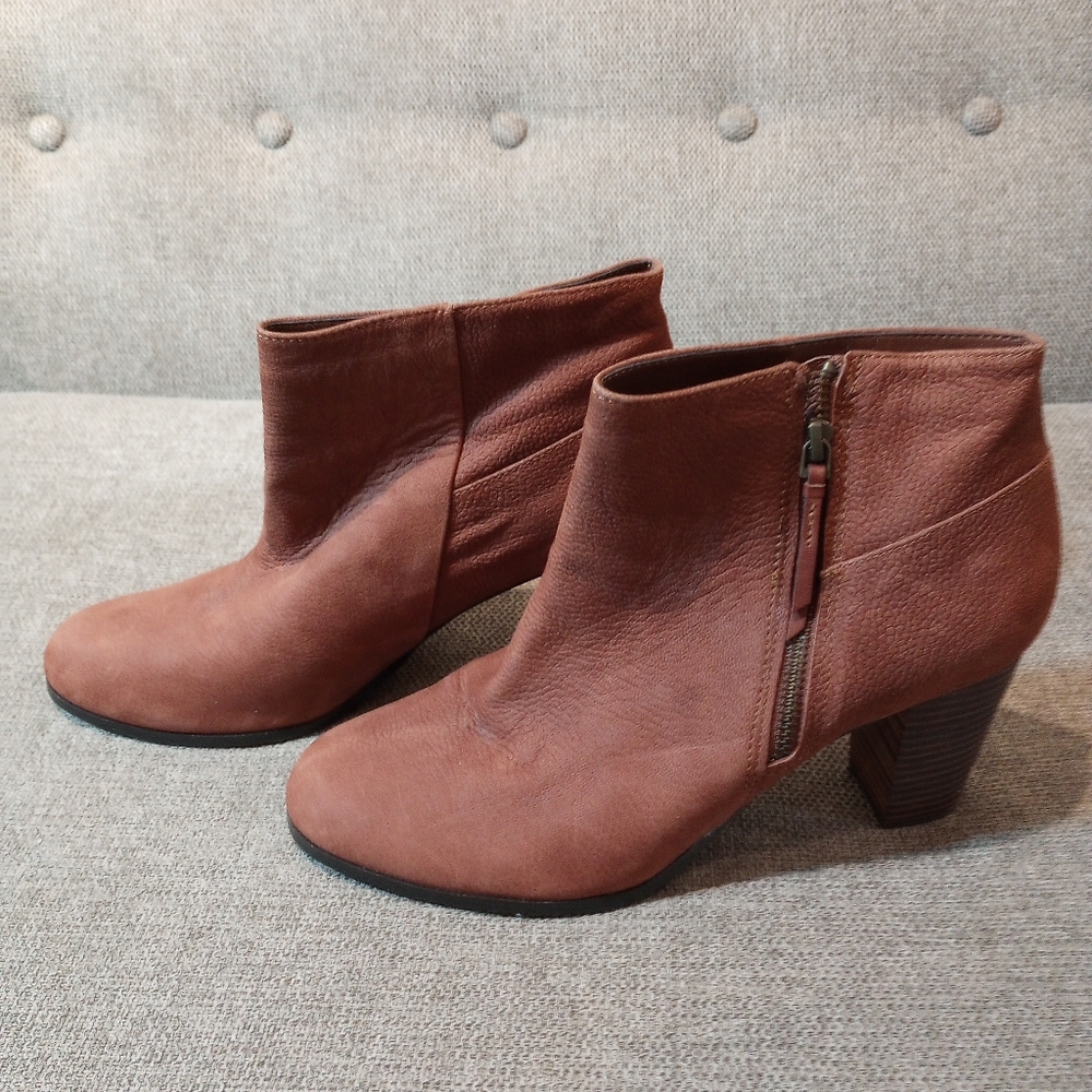 Cole Haan boots booties size 10.5 color caramel
